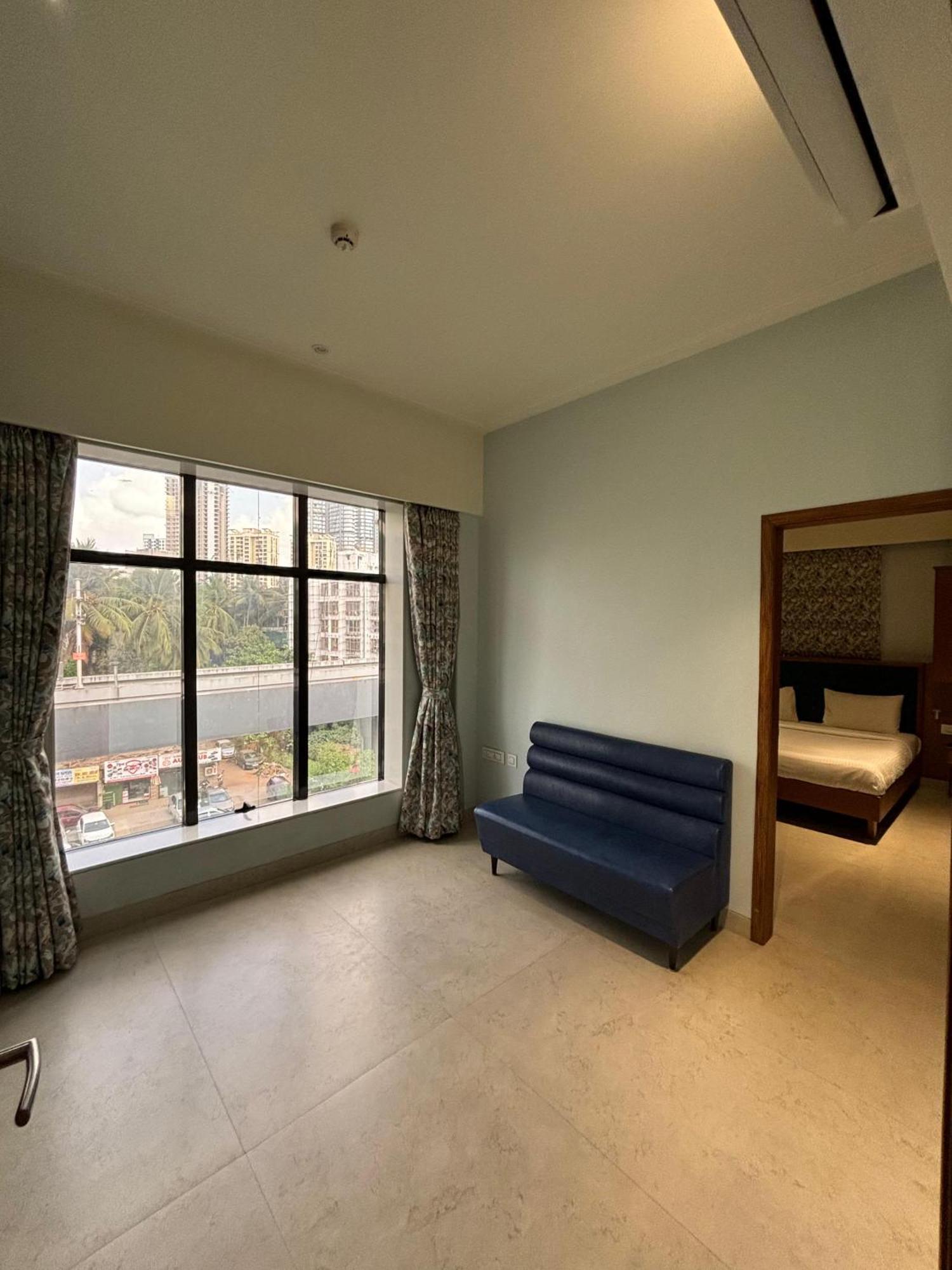 Hotel The Hub Link Bombay