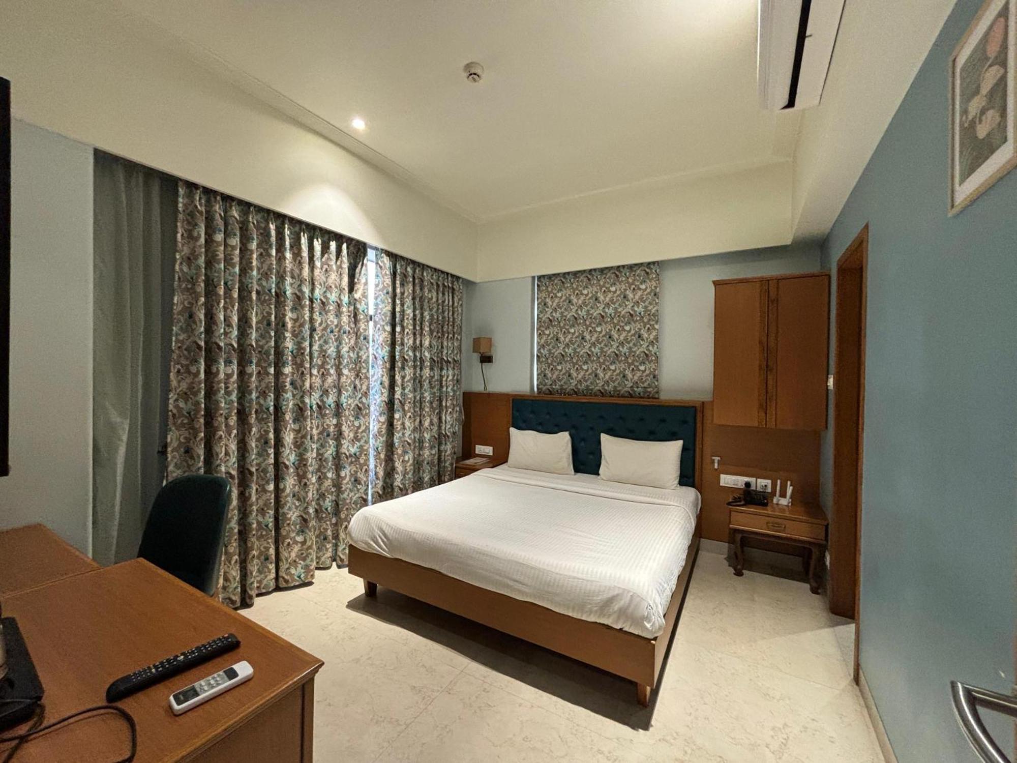 Hotel The Hub Link